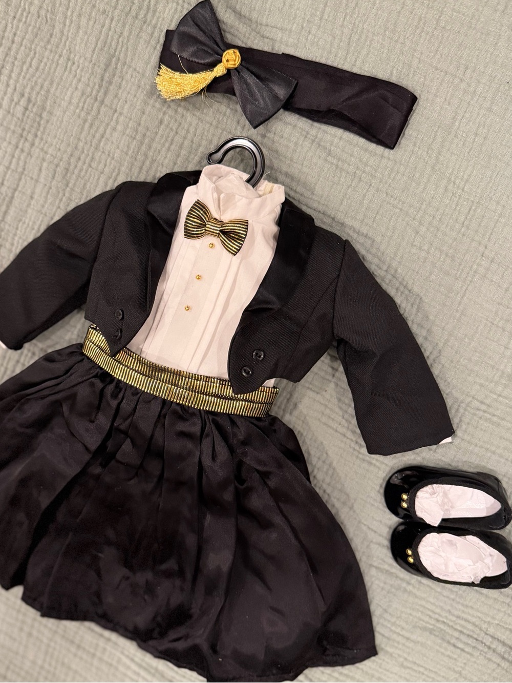 1996 Pleasant Co Vintage AGOT Recital Outfit 1, Headband & Gold Sticker Shoes